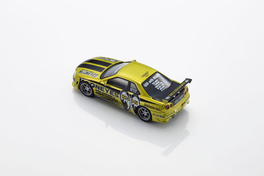 NISSAN SKYLINE GT-R (R34) MOONEYES 1 WITH LED 2026 + MOTN LED BASE SYSTEM BLACK 2025 KYOSHO 1:64