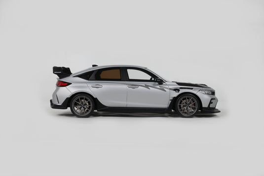 Honda CIVIC TYPE R MUGEN GROUP B MATE SILVER 2024 OTTOmobile 1:18
