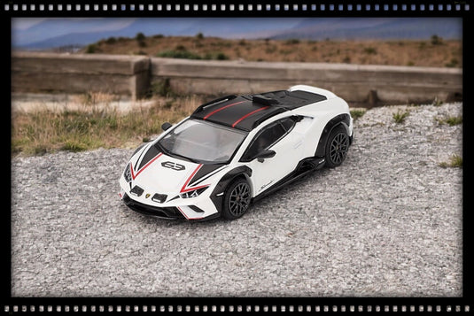 Lamborghini HURACÁN STERRATO BIANCO ASOPO 2023 (LHD) MINI GT 1:64