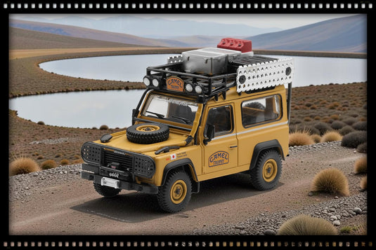 LAND ROVER DEFENDER 90 ÉQUIPE CAMEL TROPHY JAPON CAMEL TROPHY BORNEO 1985 MINI GT 1:64