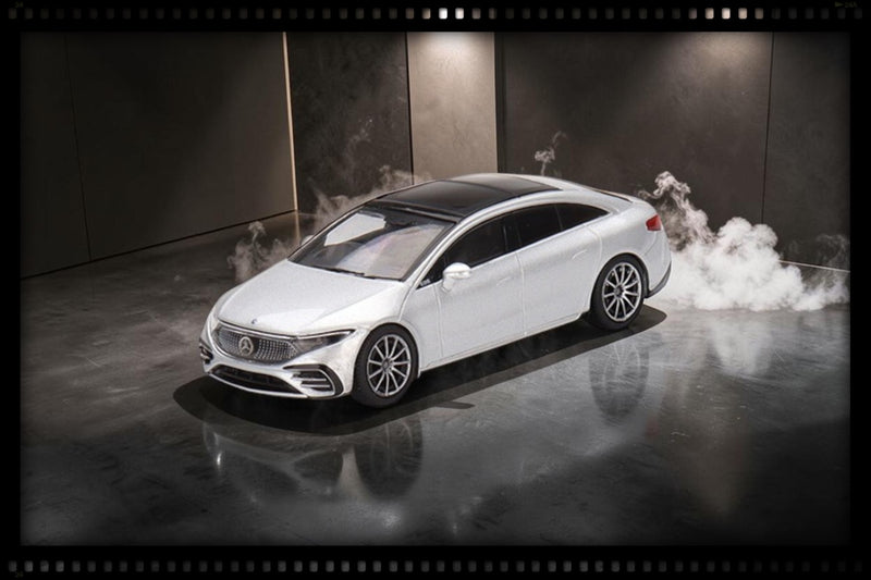 Load image into Gallery viewer, MERCEDES-BENZ EQS 580 4MATIC SILVER MINI GT 1:64
