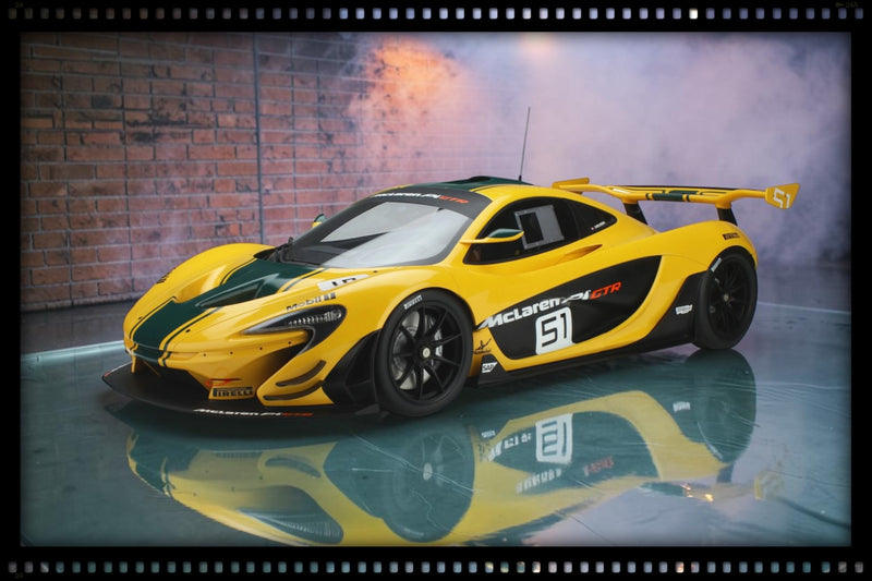 Laad de afbeelding in de Gallery-viewer, MCLAREN P1 GTR INTERNATIONALE AUTOSALON VAN GENÈVE #51 2015 GT SPIRIT 1:8
