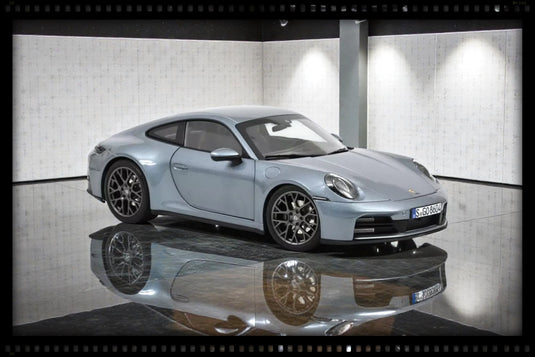 PORSCHE 911 CARRERA 2025 ARGENTÉ NOREV 1:18