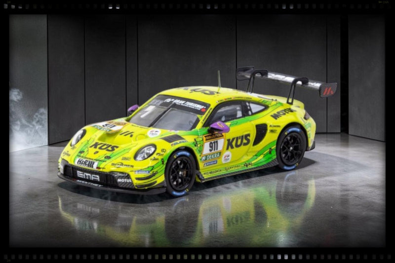 Laad de afbeelding in de Gallery-viewer, PORSCHE 911 (992) GT3 R #911 LAURENS VANTHOOR NURBURGRING 24H 2024 TARMAC WORKS 1:64
