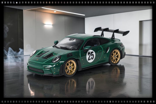 PORSCHE 911 (992) GT3 RS ÉDITION DE NOËL