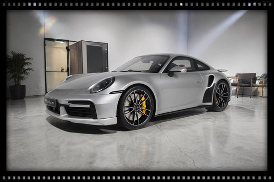 PORSCHE 911 [992.1] TURBO S SILVER 2020 GT SPIRIT 1:8