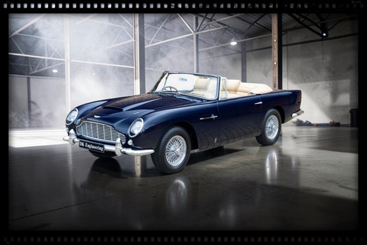 ASTON MARTIN DB5 VOLANTE MIDNIGHT BLUE 1965 GT SPIRIT 1:12