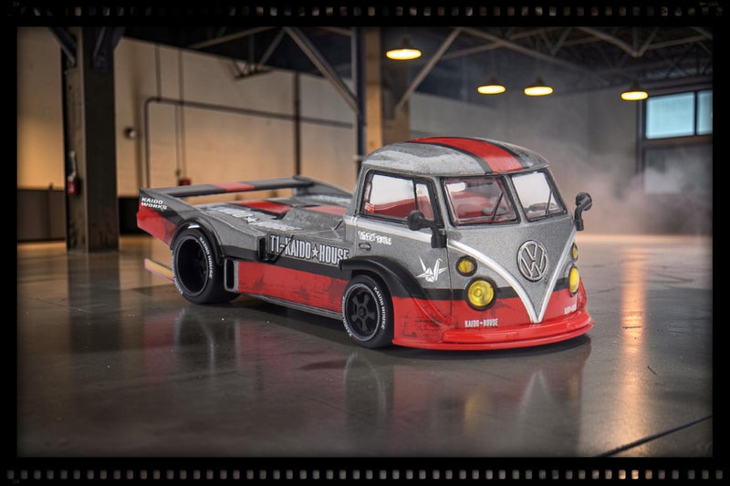 Laad de afbeelding in de Gallery-viewer, VOLKSWAGEN T1 PICKUP STREET BATTLE SPEC V1 1972 MINI GT 1:64
