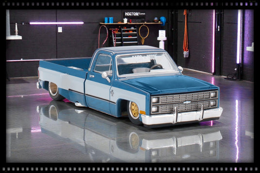 CHEVROLET SILVERADO DUALLY VINTAGE SPEC V1 KAIDO*HOUSE MINI GT 1:64