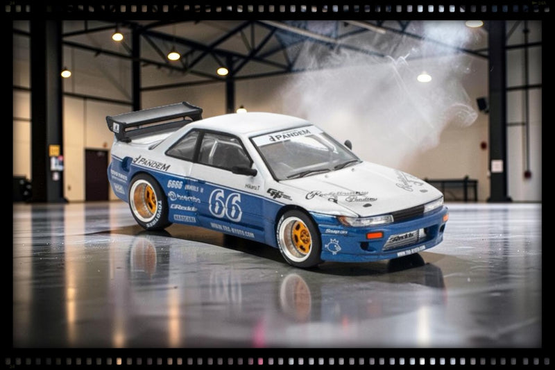 Laad de afbeelding in de Gallery-viewer, NISSAN PANDEM SILVIA S13 BLAUW/WIT POP RACE 1:64
