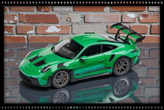 Porsche 911 GT3 RS (992) Green - LIMITED EDITION -  PORSCHE DEALERMODEL 1:18