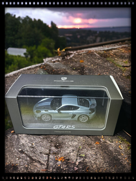 Porsche 718 CAYMAN GT4 RS Grey PORSCHE DEALERMODEL 1:43