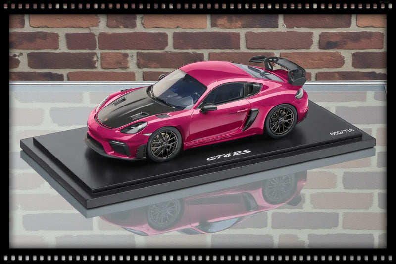 Chargez l'image dans la visionneuse de la galerie, Porsche 718 CAYMAN GT4 RS (982) Violet avec Case - ÉDITION LIMITÉE 661/718 pièces - PORSCHE DEALERMODEL 1:18
