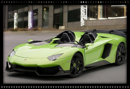 Lamborghini AVENTADOR ROADSTER 2012 AUTOart 1:18