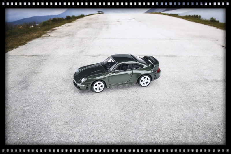 Load image into Gallery viewer, Porsche Ruf CTR2 1995 Green PARA64 1:64
