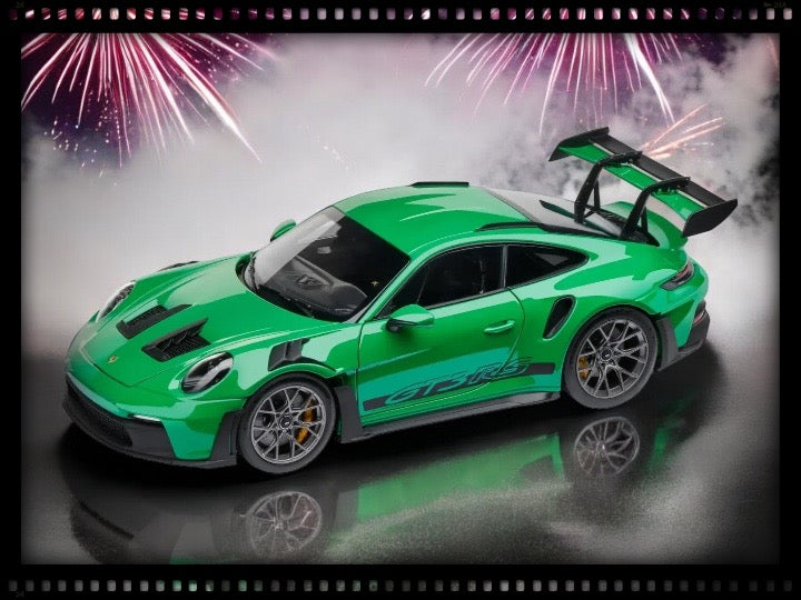 Load image into Gallery viewer, Porsche 911 GT3 RS (992) Green - LIMITED EDITION -  PORSCHE DEALERMODEL 1:18
