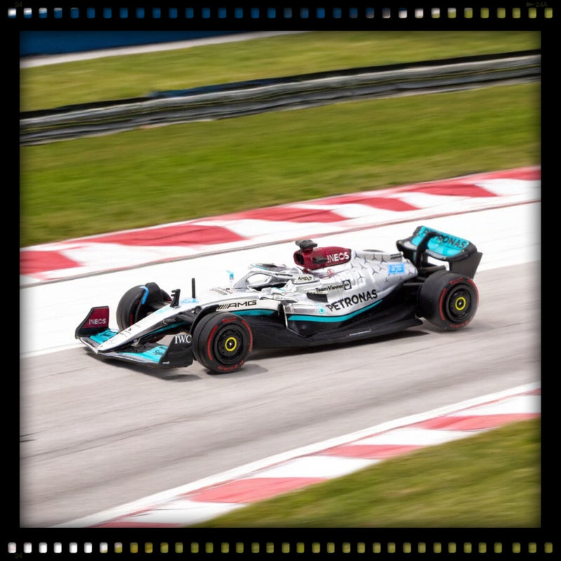 Load image into Gallery viewer, Mercedes Benz AMG F1 W13 E Performance #63 George Russell Winner Sao Paulo Grand Prix 2022 TARMAC WORKS 1:64
