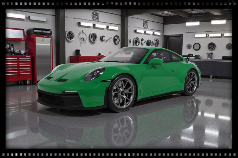 Chargez l'image dans la visionneuse de la galerie, Porsche 911 [992] GT3 VERT 2022 GT SPIRIT 1:8
