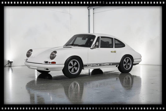 PORSCHE 911 R GRAND PRIX WHITE 1967 GT SPIRIT 1:18