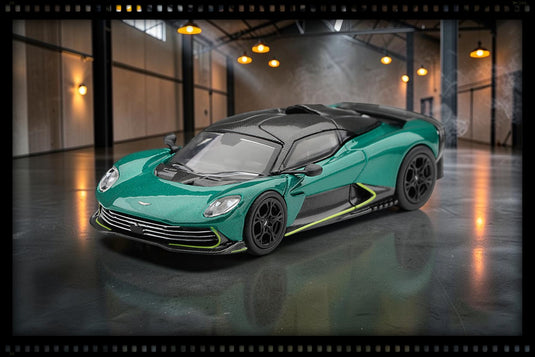 ASTON MARTIN VALHALLA PODIUM VERT 2025 MINI GT 1:64
