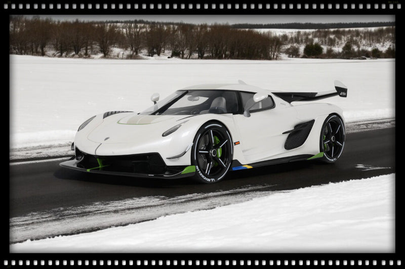 Load image into Gallery viewer, Koenigsegg JESKO CRYSTAL WHITE 2019 GT SPIRIT 1:12
