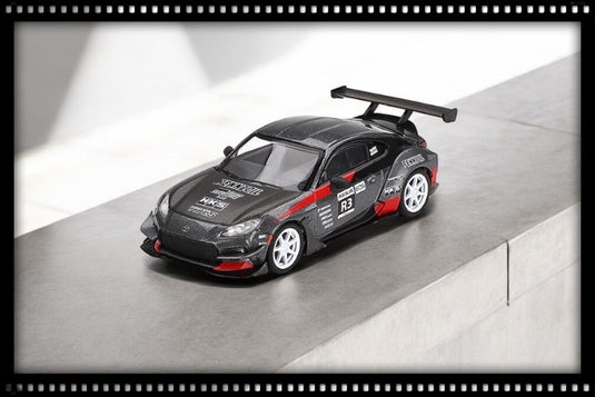 Toyota GR86 HKS TURBOCHARGED LARRY CHEN'S 2024 Grey/Red/Black/White (LHD) MINI GT 1:64