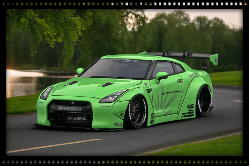 Load image into Gallery viewer, Nissan LB-Works GT-R (R35) GREEN IGNITION MODEL 1:43
