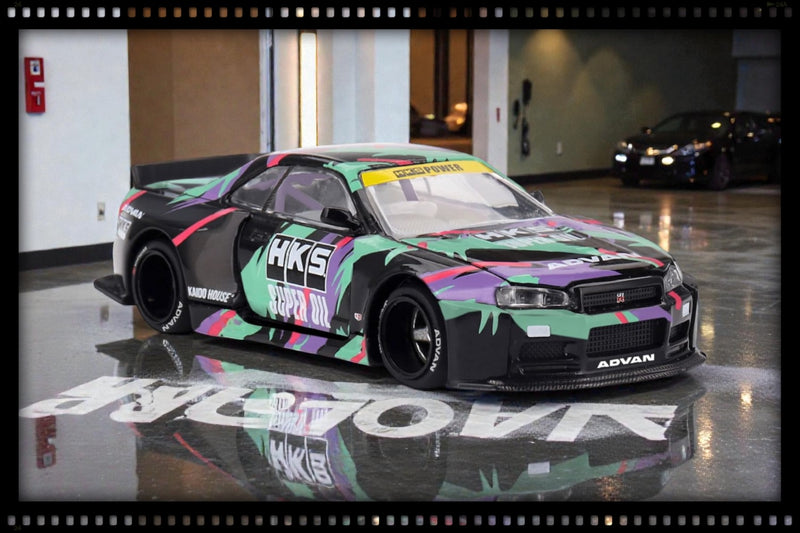 Load image into Gallery viewer, NISSAN SKYLINE GTR (R34) KAIDO WORKS (V2 AERO) HKS 1999 MINI GT 1:64
