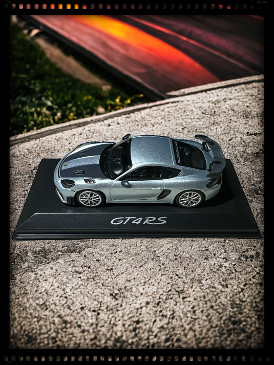 Porsche 718 CAYMAN GT4 RS Grey PORSCHE DEALERMODEL 1:43