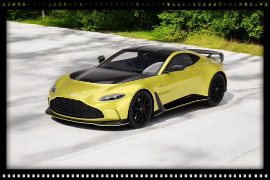 Aston MARTIN V12 Vantage Cosmopolitan Yellow TOP SPEED 1:18