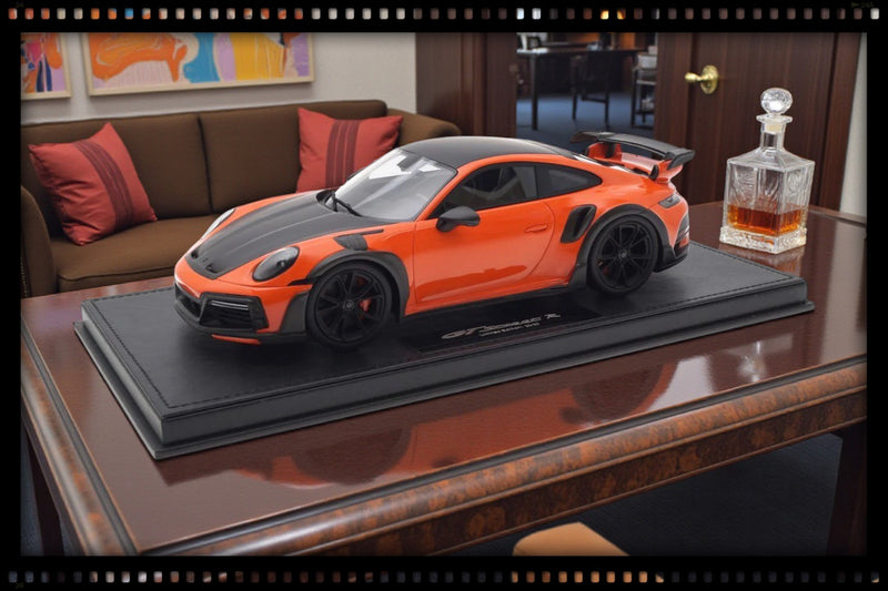 Chargez l'image dans la visionneuse de la galerie, Porsche 911 (992) TECHART GTstreet R Orange - Édition Limitée 9 sur 20 pièces - TECHART 1:18
