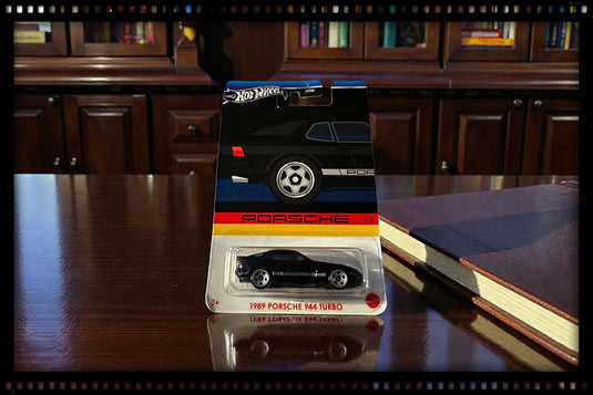 Porsche 944 TURBO 1989 HOT WHEELS 1:64