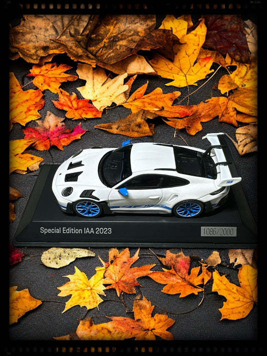 Porsche 911 GT3 RS (992) IAA SPECIAL MODEL 2023 White/Blue - LIMITED EDITION 2000 pieces - PORSCHE DEALERMODEL 1:43