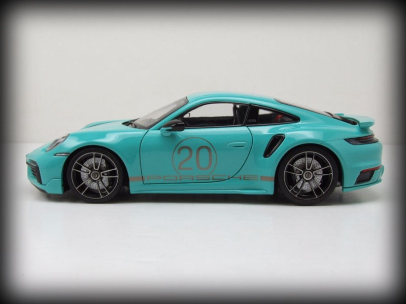 Load image into Gallery viewer, Porsche 911 (992) Turbo S coupe Sport Design 2021 Green MINICHAMPS 1:18
