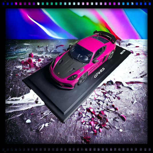 Porsche 718 CAYMAN GT4 RS (982) Purple with Case - LIMITED EDITION 718 pieces - PORSCHE DEALERMODEL 1:18