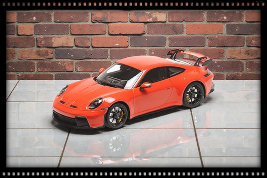 Porsche 911 (992) GT3 2021 Orange/Black MINICHAMPS 1:18