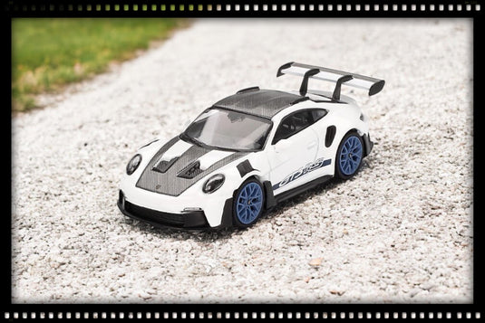 Porsche 911 (992) GT3 RS WEISSACH PACKAGE WHITE WITH INDIGO BLUE (LHD) MINI GT 1:64