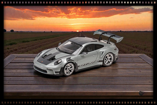 Porsche 911 (992) GT3RS 2023 SILVER MINICHAMPS 1:18