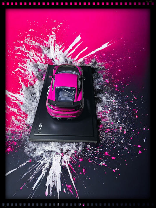 Porsche 718 CAYMAN GT4 RS (982) Purple with Case - LIMITED EDITION 718 pieces - PORSCHE DEALERMODEL 1:18