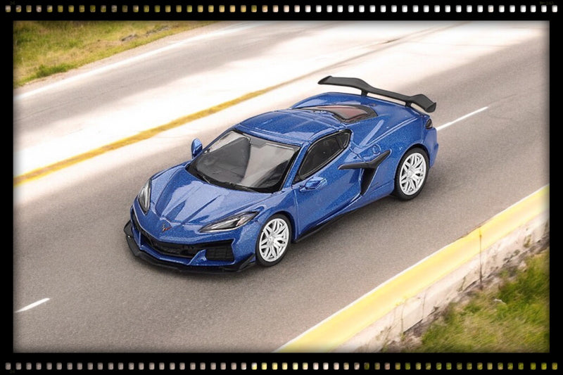 Load image into Gallery viewer, Chevrolet CORVETTE C8 Z06 ELKHART LAKE BLUE 2023 (LHD) MINI GT 1:64
