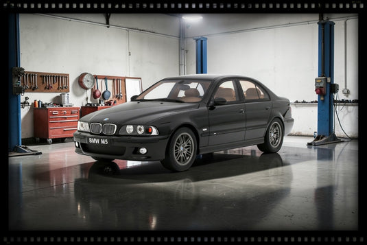 BMW E39 M5 2000 BLACK SAPHIRE METALLIC OTTOmobile 1:18