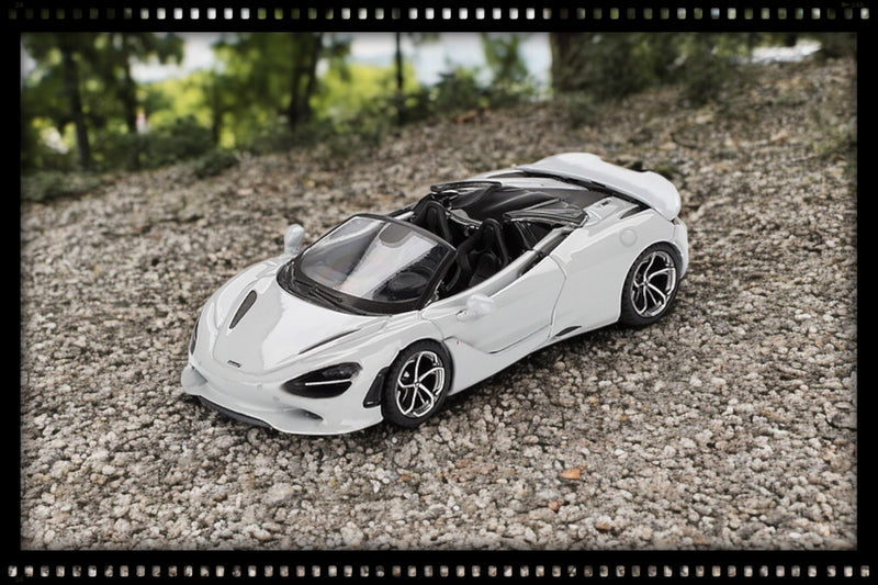 Load image into Gallery viewer, McLaren 750S SPIDER CIRRUS GREY 2024 (LHD) MINI GT 1:64
