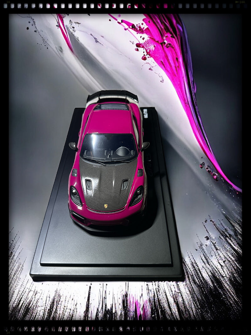 Load image into Gallery viewer, Porsche 718 CAYMAN GT4 RS (982) Purple with Case - LIMITED EDITION 718 pieces - PORSCHE DEALERMODEL 1:18
