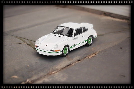PORSCHE 911 (901) 2,7 CARRERA RS GRAND PRIX WHITE WITH GREEN LIVERY 1973 MINI GT 1:64