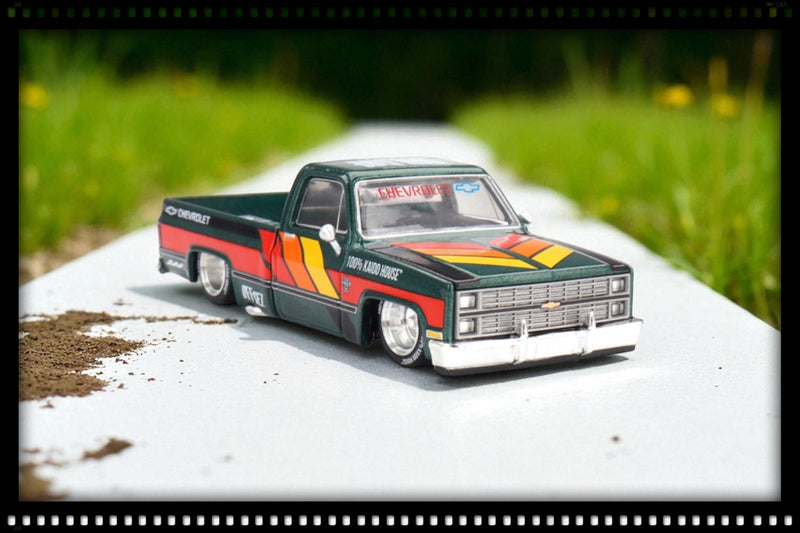 Load image into Gallery viewer, CHEVROLET SILVERADO KAIDO WORKS V3 1980 MINI GT 1:64

