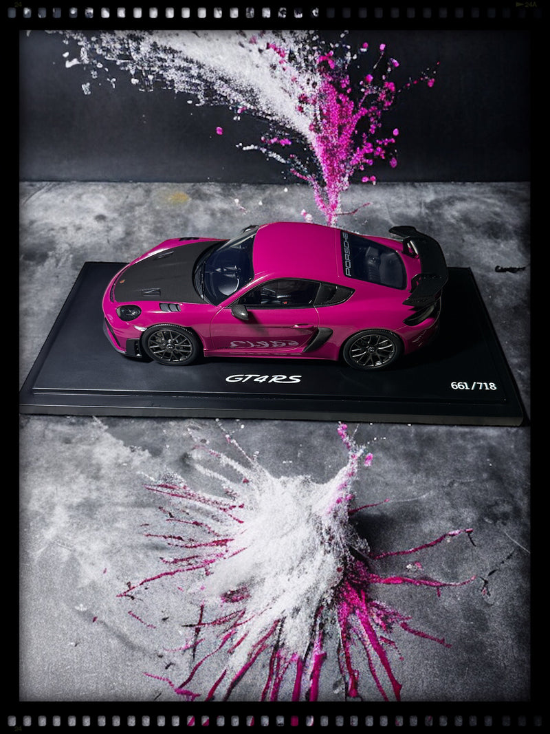 Load image into Gallery viewer, Porsche 718 CAYMAN GT4 RS (982) Purple with Case - LIMITED EDITION 718 pieces - PORSCHE DEALERMODEL 1:18
