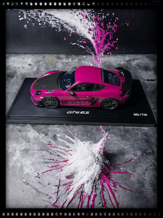 Porsche 718 CAYMAN GT4 RS (982) Purple with Case - LIMITED EDITION 718 pieces - PORSCHE DEALERMODEL 1:18