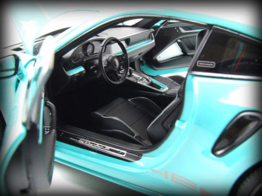 Porsche 911 (992) Turbo S coupe Sport Design 2021 Green MINICHAMPS 1:18