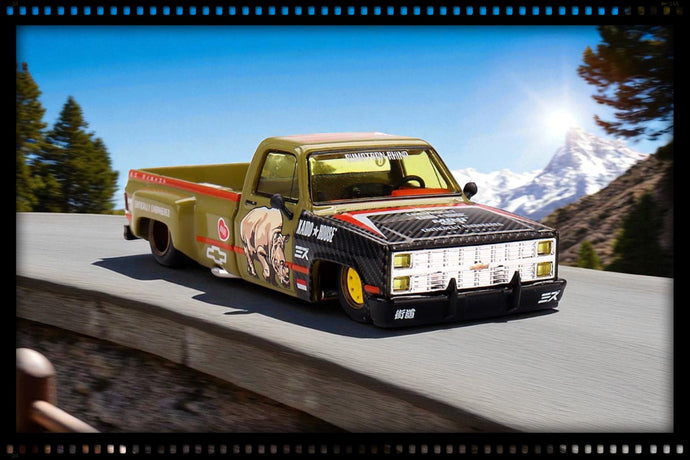 Chevrolet SILVERADO SUMATRAN RHINO 1980 MINI GT 1:64