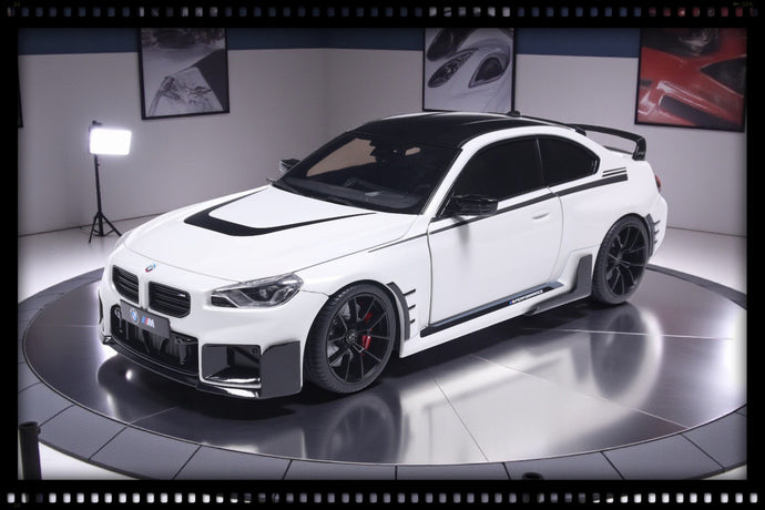 Bmw M2 PERFORMANCE PARTS WHITE 2025 SOLIDO 1:18